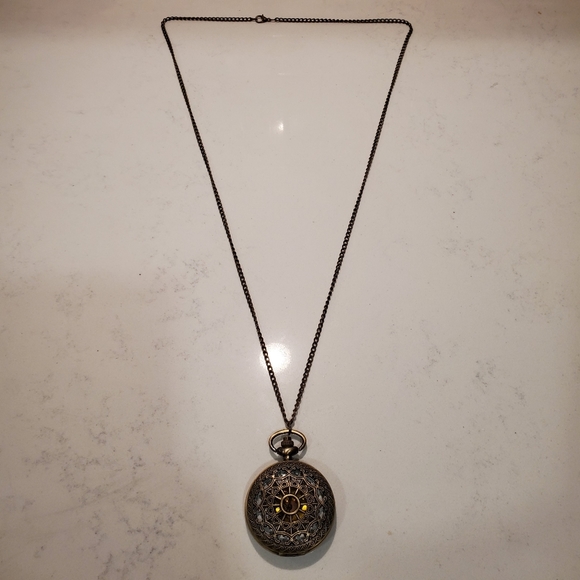 Vintage Jewelry - Vintage Clock Pendant Long Necklace Neutral Preppy Casual Steampunk Classic Boho